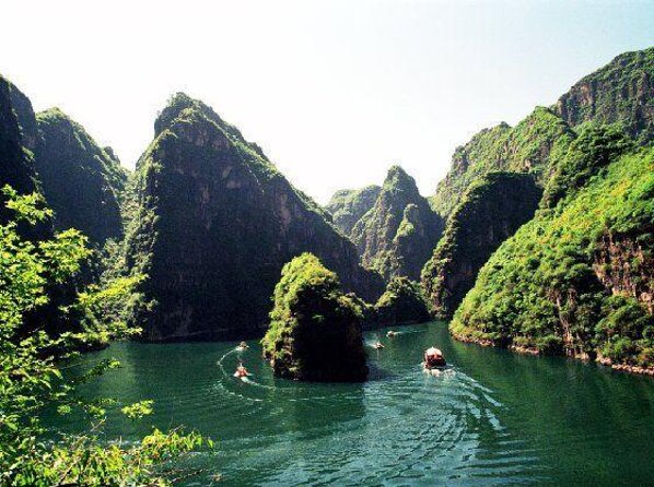 Longqingxia Gorge Cruise and Guyaju Cave Dwellings Private Day Tour - The Morning Drive North From Your Hotel