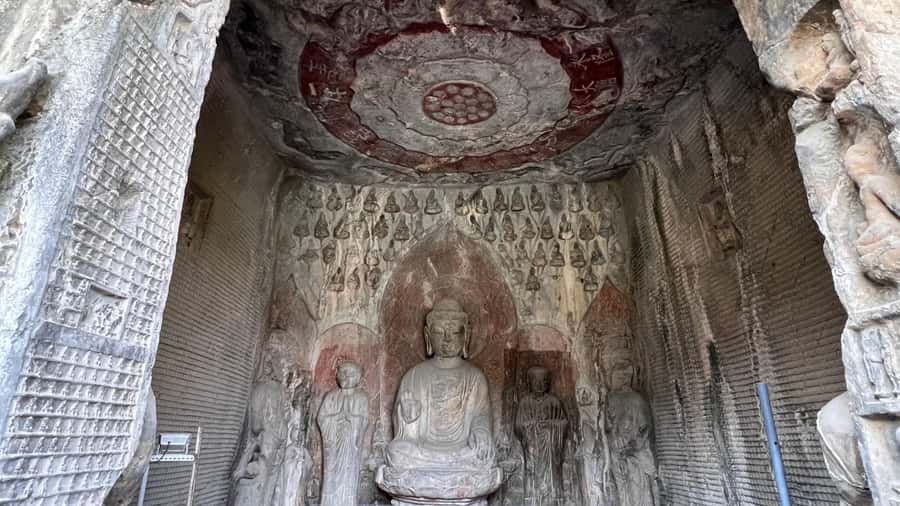 Luoyang: Day tour from Xian or LuoYang with tickets options - How the itinerary feels in real life
