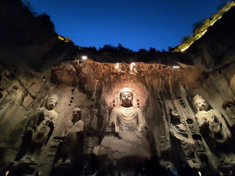 Luoyang: Longmen Grottoes Optional Tours or Tickets Only - Getting from the entrance to the cliff carvings