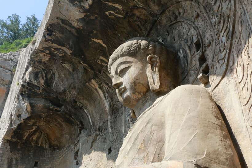 Luoyang: Longmen Grottoes Optional Tours or Tickets Only - Seeing Vairocana Buddha and the main Buddhist art