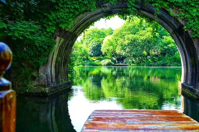 LUXURY Bullet Train: Private Hangzhou Day Trip From Shanghai - West Lake starts the Hangzhou day
