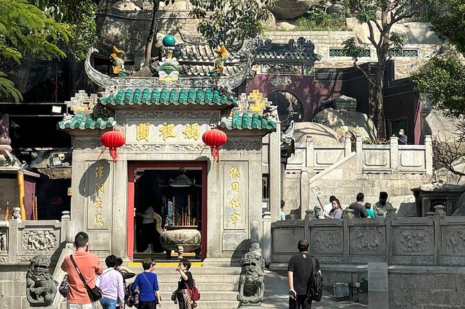 Macau Highlights & Culture Day Trip from Hong Kong with Pickup - Sands Casino and Macau’s modern side