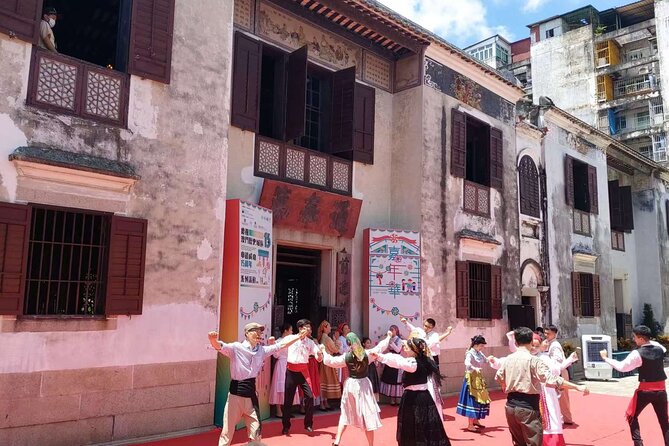 Macau Private Tour with an Insider - Walking through St. Paul’s and Senado Square