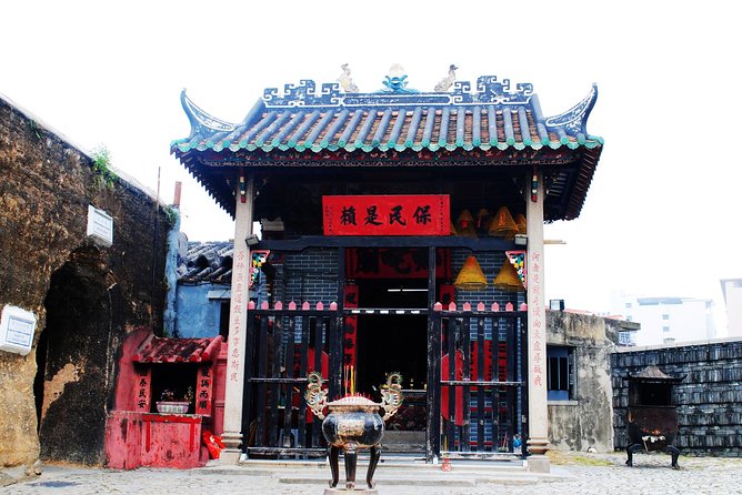 Macau Sightseeing Day Tour with One-Way Ferry from Hong Kong - Macau Tower and lunch above the city