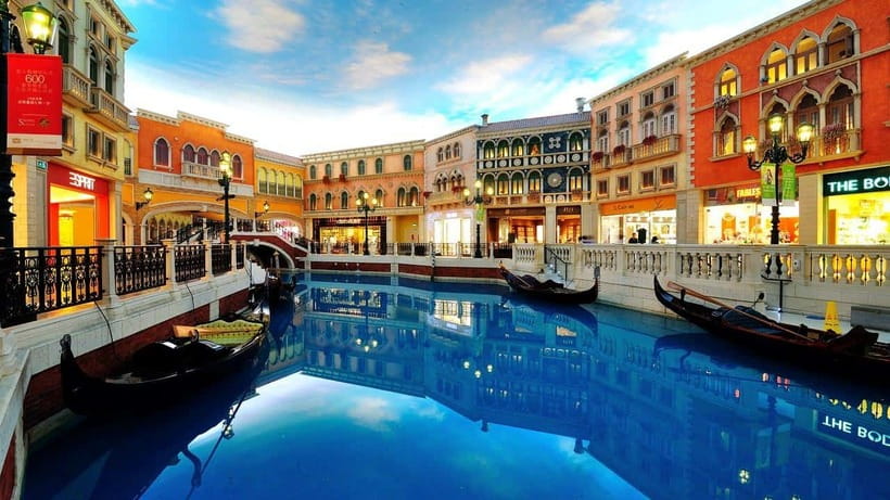 Macau: Venetian-Style Gondola Ride - A small Venetian world inside Macau