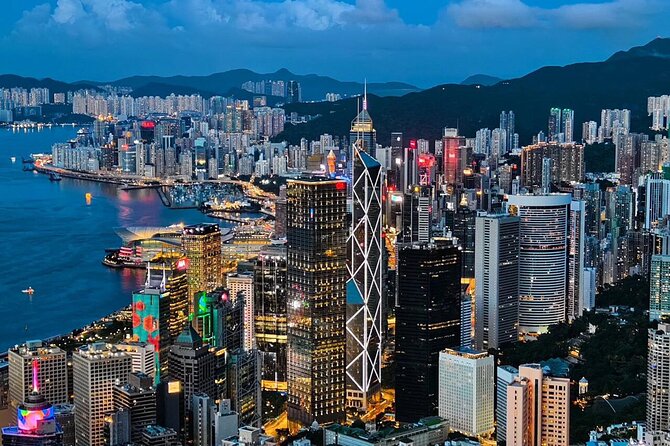 Morning Tour - Deluxe Hong Kong Island Tour with Hotel Pickup in Kowloon - Aberdeen Fishing Village and the optional sampan