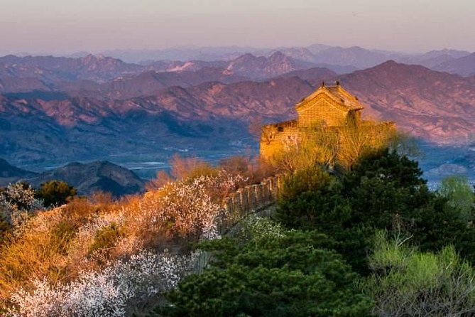 Mutianyu Great Wall Private VIP Tour with Peak Restaurant Dining and Cable Car - Riding above the Wall instead of climbing every step