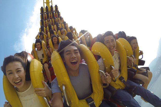 Ocean Park Full-Day Coach Tour with Hotel Pickup in Kowloon Area from Hong Kong - Polar Adventure and the animal displays