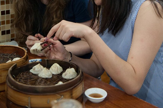 Off-beaten Route: Shanghai Old Town Discovery&Street Food Tasting - Dajing Ge Pavilion and the Old City Wall