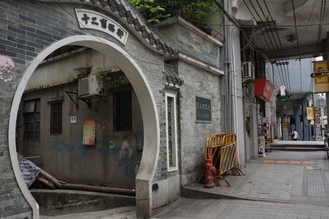 Old Guangzhou Backstreet Alley Local Market Walking Private Tour - Shangxiajiu Pedestrian Street and Everyday Shopping