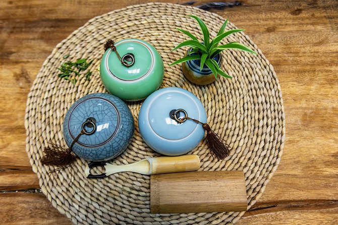 One-Day Hangzhou Dragon Well Tea Culture & West Lake Private Tour - West Lake by foot and boat