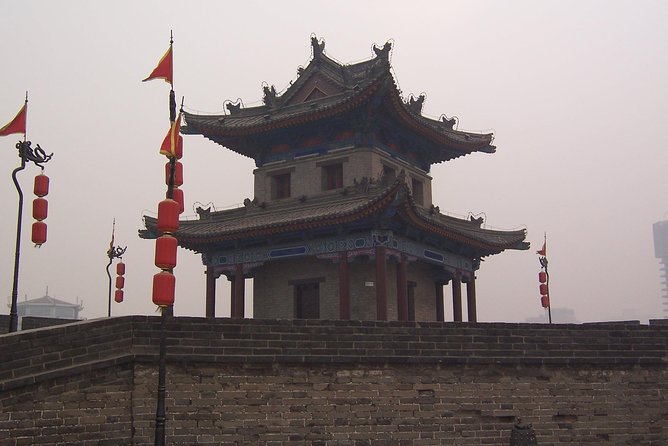 One Day Private Xian Tour to Terracotta Warriors with Airport Transfers - The guide can make or break the day