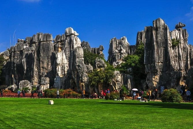 One day Stone Forest and Nuohei Yi Village Tour - Entering the stone formations for two and a half hours