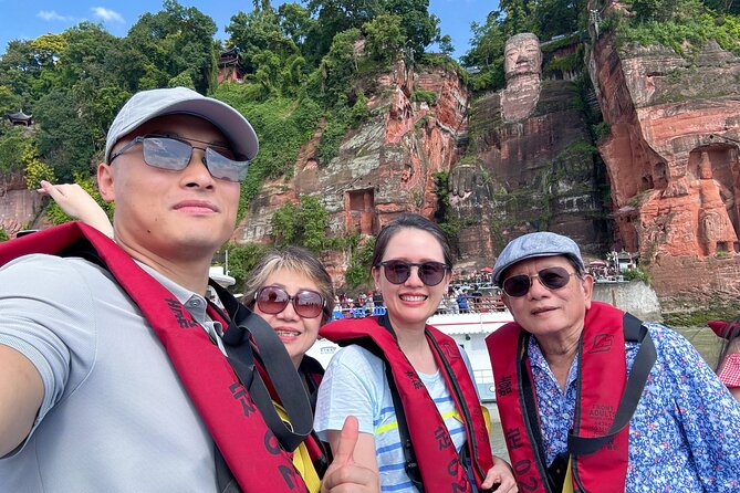 Panda and Leshan Buddha Private Tour - Who should choose this experience?