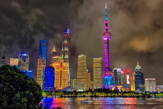 Photo Session on the Famous Shanghai Skyline - The local guide makes the session more than a photo stop