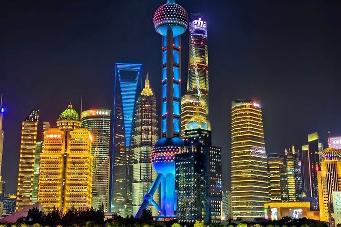Photo Session on the Famous Shanghai Skyline - The limits you should keep in mind