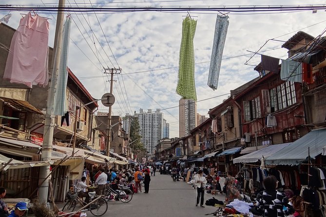 Private 2-Hour Shanghai Lanes and Alleyways Walking Tour - Walking through old courtyard lanes