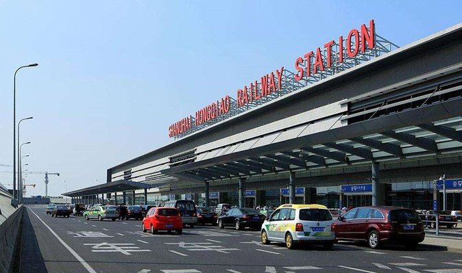 Private Arrival Transfer from Hongqiao Railway Station to Shanghai City - What happens after your train arrives