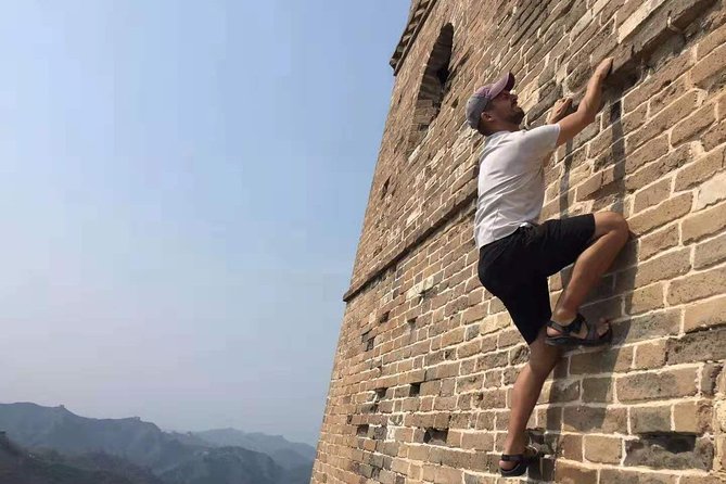 Private Beijing Layover Tour: PEK Airport to Mutianyu Great Wall - Walking the Mutianyu Great Wall