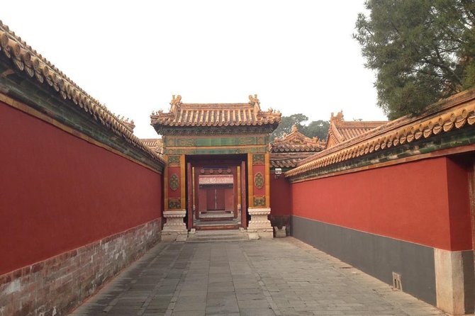 Private Beijing Tour: Forbidden City, Mutianyu Great Wall, and Dumpling Lunch - Entering the Forbidden City through the imperial palace