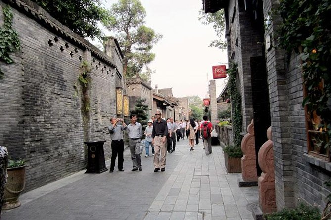 Private Chengdu Day Tour: Giant Pandas and Jinsha Site Museum - A practical plan for your day
