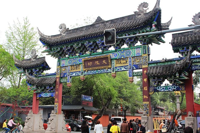Private Chengdu Half Day Bike Tour - Wenshu Temple: a calm Buddhist beginning