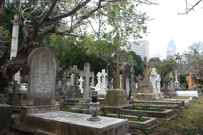 Private colonial Cemeteries tour - Starting at Statue Square at 9:00 am