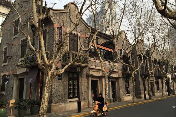 Private Customized Shanghai City Day Tour with Local Expert - Shanghai Tower: The High Point of the Day