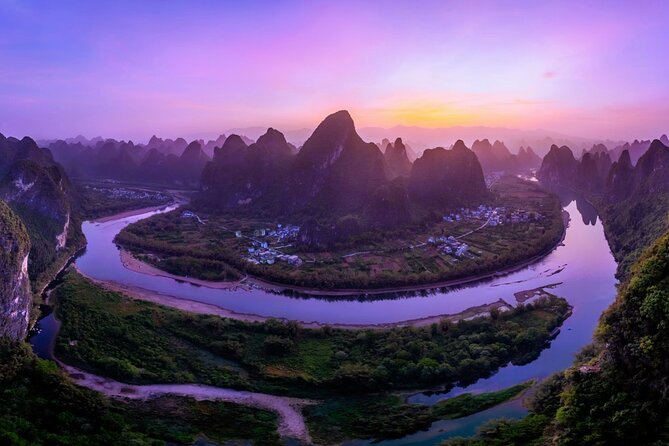 Private day tour :Guilin-LiRiver bamboo boat-Yangshuo Highlights - The Li River by electric bamboo boat