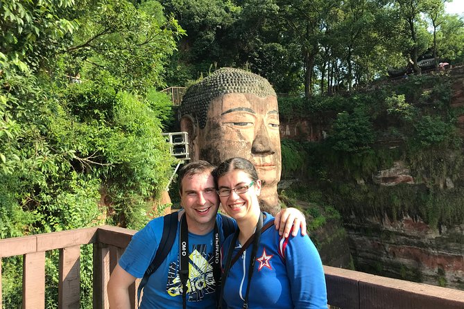 Private Day Tour to Leshan Grand Buddha from Chengdu - Lunch Before the Buddha