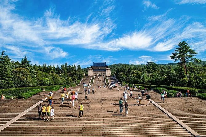 Private Day Tour to Niushoushan Cultural Park in Nanjing - A vegetarian lunch included in the day