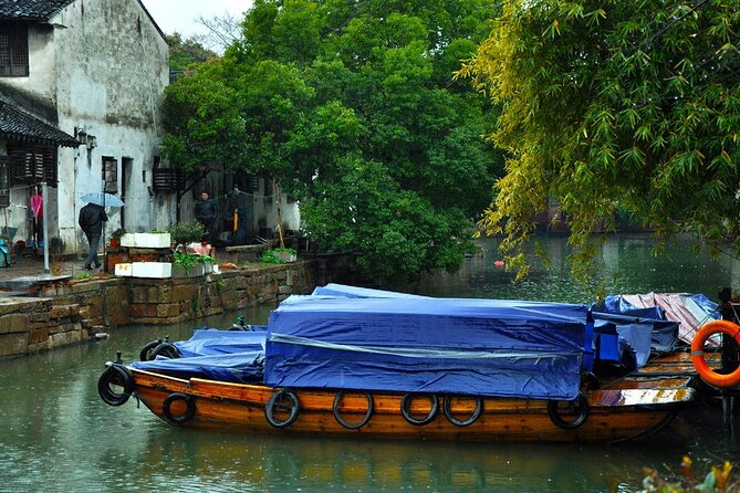 Private Day Tour to Suzhou and Water Town Zhouzhuang from Shanghai - Adding a silk factory visit