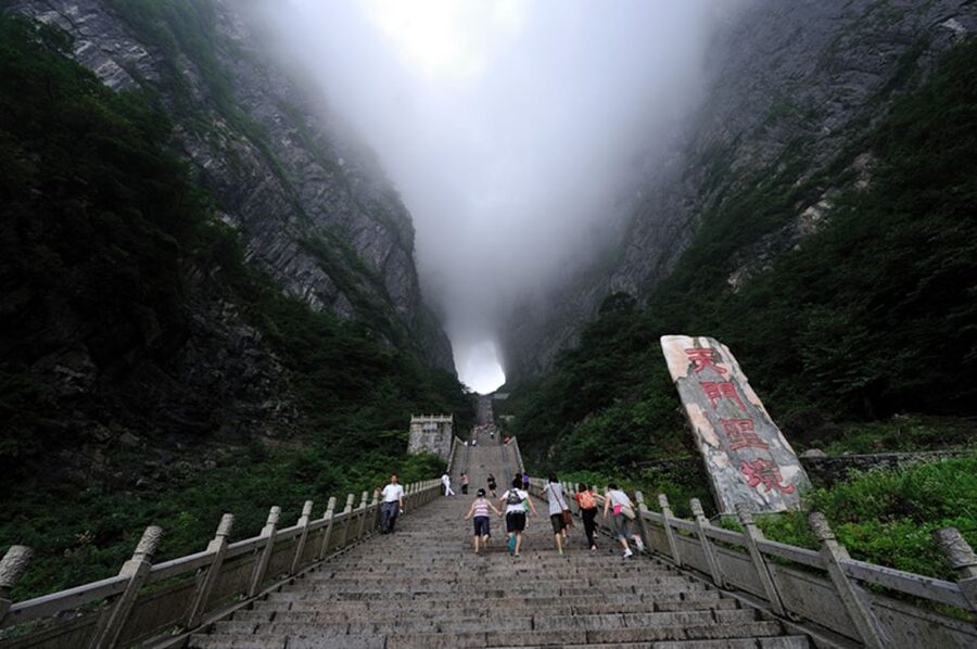 Private Day Tour to Tianmen mountain & Sky walk&Glass Bridge - Lunch, timing, and what the $256 price covers