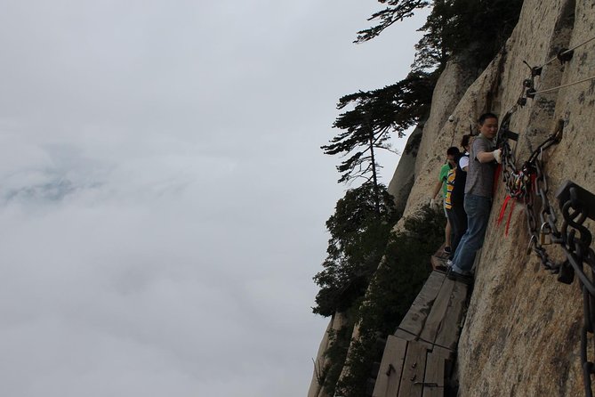 Private Day Trip to Mount Hua from Xi'an with English Driver - The plank walk: short, exposed, and not for everyone