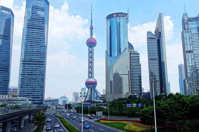 Private Departure Transfer from Shanghai City Center to Pudong Int'l Airport - The One-Hour Route to Pudong Airport
