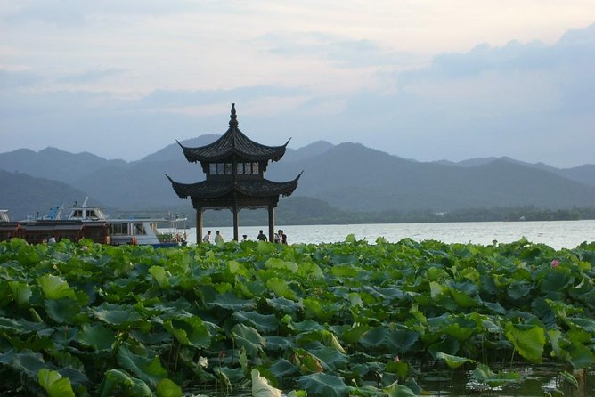Private Full Day Tour : Customizable Hangzhou City Highlights with Multi Options - West Lake, Hangzhou’s essential first look