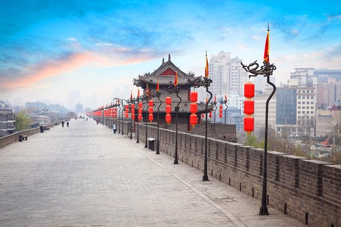 Private Full-Day Xi'an Highlights Tour with Pickup and Lunch - Four hours with Qin’s buried army
