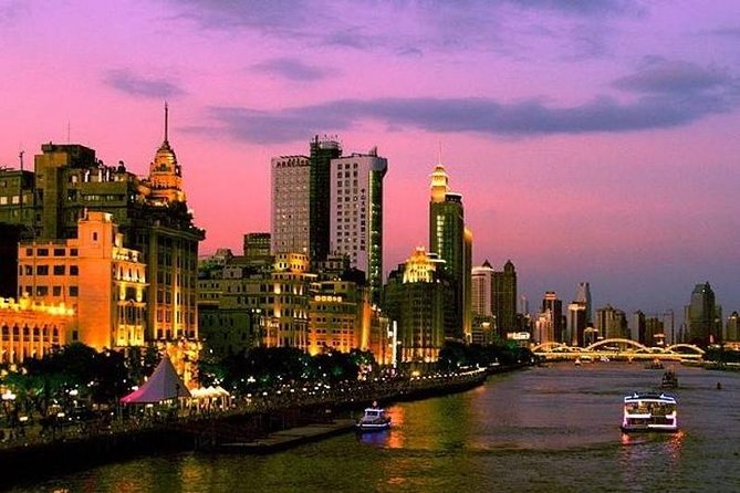 Private Guangzhou Night Tour VIP Cruise and Dim-Sum Dinner Option - What the guide adds to the evening