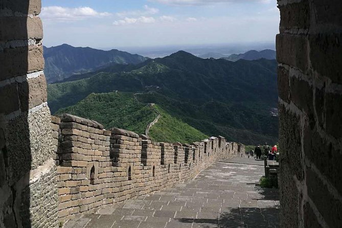 Private Half-Day Mutianyu Great Wall Tour including Round Way Cable Car or Toboggan - Reaching the wall by foot, chair lift, or cable car
