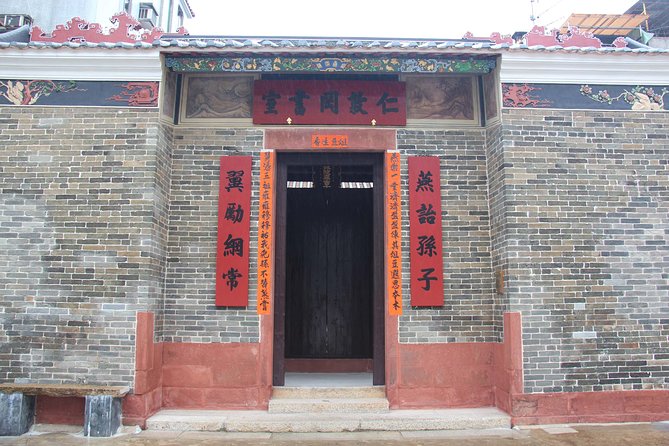 Private Half-Day Walking Tour of the New Territories Region in Hong Kong - Tsui Shing Lau Pagoda: a small start with real weight