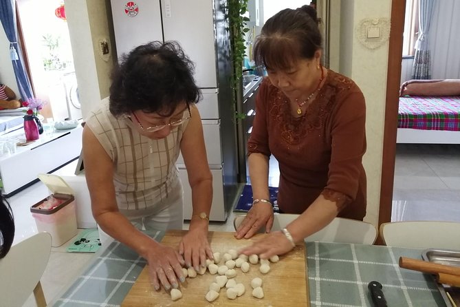 Private Home Cooking Class:Dumpling Cooking Class Tour in Xi'an - Inside the local family home
