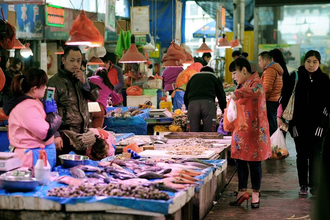 Private Home Cooking Class with Shanghai Mama - From market ingredients to a local home