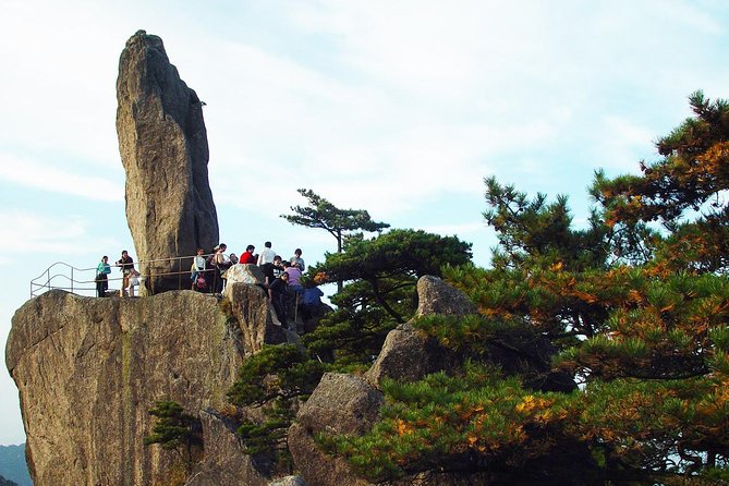 Private Huangshan 4-Day Tour to Visit Yellow Mountain and Hongcun Village - Day 3: Famous rocks, high ridges, and Xihai Grand Canyon