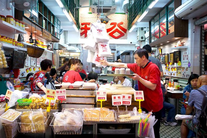 Private Kowloon Michelin Rated Street Food & Culture Tour - Sham Shui Po: starting among everyday Kowloon streets
