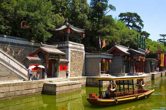 Private Layover Transfer: Mutianyu Great Wall&City Attractions - What the private vehicle adds