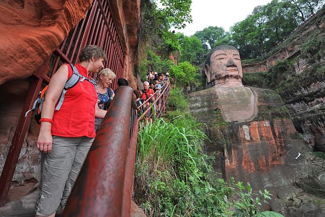 Private Leshan Giant Buddha and Local Food Tasting Trip - Leshan Beyond the Giant Buddha