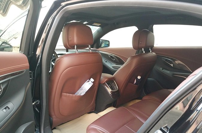 Private One Way Or Round Way Transfer: Pudong International Airport - English support and driver quality