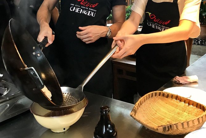 Private Panda Tour with Cooking Class One-day Trip - Starting at 7:30 am and reaching the panda base