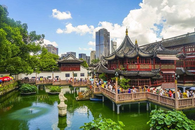 Private Shanghai Airport Layover Tour with Flexible Highlights - Nanjing Road and the flexible final hour
