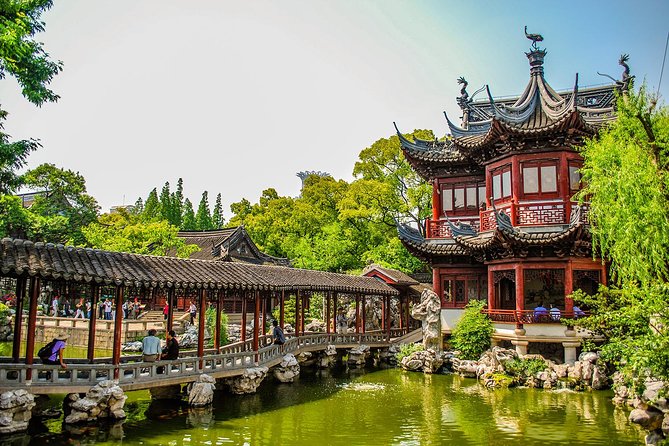 Private Shanghai Day Tour: Shanghai Museum, Yu Garden, Bund, Huangpu Cruise - Starting with the 40,000-square-meter Shanghai Museum